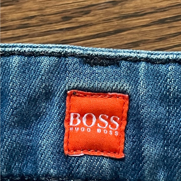 Size 28-34, Low Rise Hugo Boss Jean Shorts - Picture 3 of 4